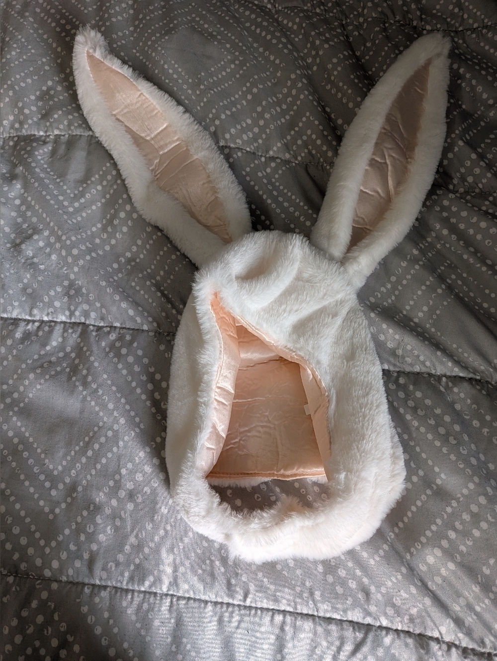 Cosplay/Costume White Rabbit Or Easter Bunny Hat, Velcro Closure With Wired Ears